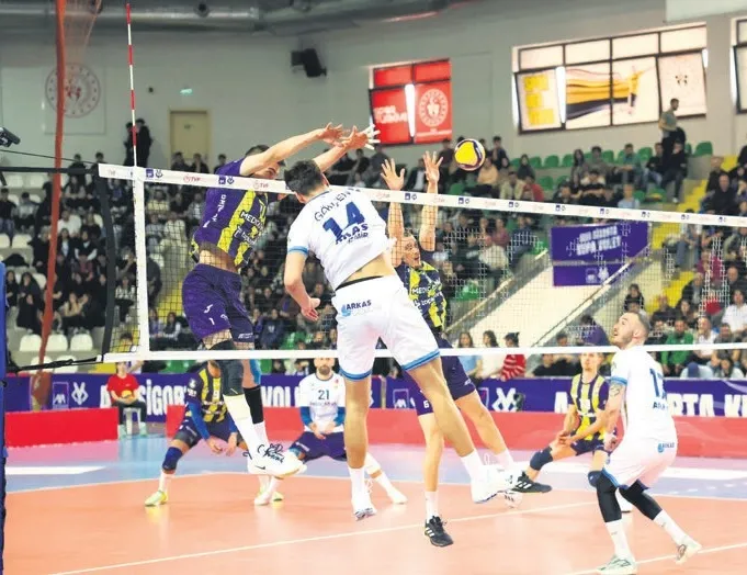 Arkas’ı geçen Fener adını finale yazdırdı