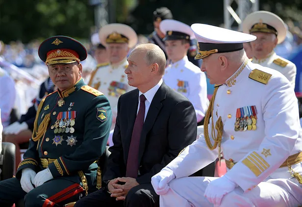 putin-onay-verdi-fuzeler-pes-pese-ateslendi-dunya-o-anlari-konustu-1595784297057.jpg Putin onay verdi füzeler peş peşe ateşlendi!-2