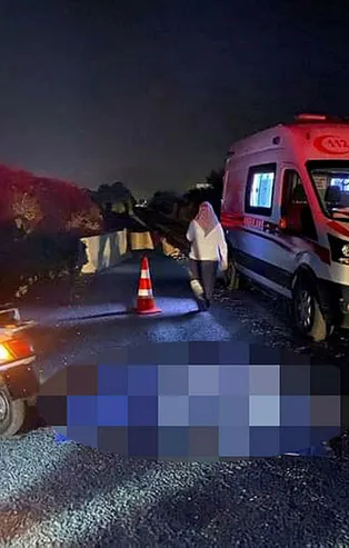İzmir'de motosiklet devrildi: 1 ölü, 1 yaralı