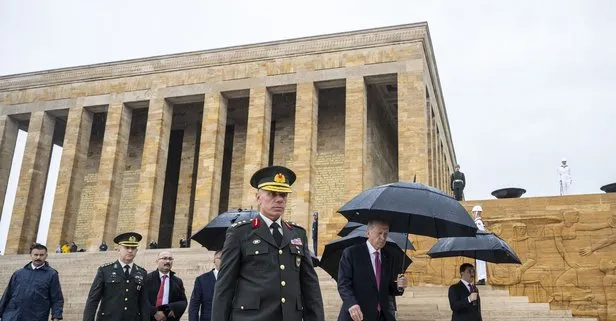 Başkan Erdoğan Anıtkabir’i ziyaret etti!