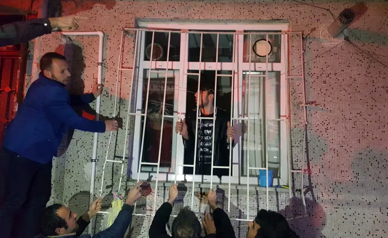 İstanbul Güngören'de yangın paniği! Böyle kurtarıldılar - 12