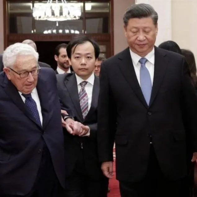 Çin Devlet Başkanı  Kissinger ile bir araya geldi