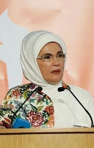 Son dakika: Emine Erdoğan'dan "10 Muharrem" paylaşımı