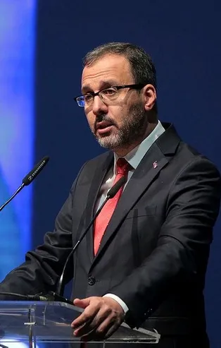 Son dakika: Bakan Kasapoğlu'ndan flaş koronavirüs açıklaması: Maçlar ertelenecek mi?