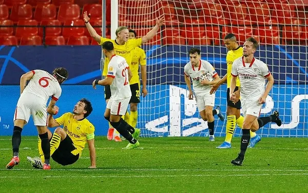 uefa-sampiyonlar-liginde-borussia-dortmund-sevilla-deplasmaninda-3-golle-kazandi-mac-sonu-ozet-1613600226285.jpeg UEFA Şampiyonlar Ligi'nde Borussia Dortmund, Sevilla deplasmanında 3 golle kazandı (MAÇ SONU ÖZET)-4
