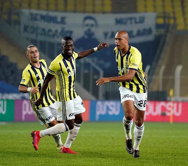 Gökhan Gönül taraftarı öven Tisserand'a seslendi! "Sen bir de şampiyon olduğumuzda gör"-1