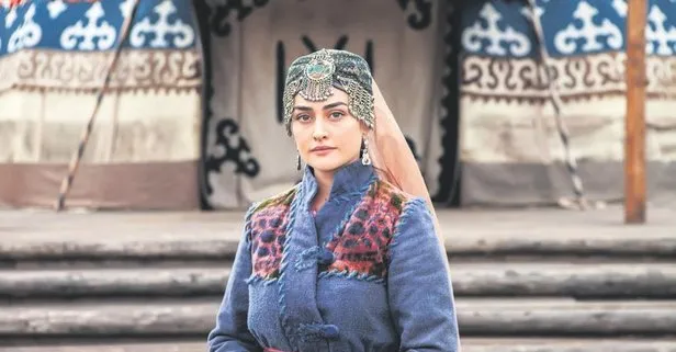 Diriliş Ertuğrul’un Halime Sultan’ı Esra Bilgiç’ten Priyanka Chopra’ya ’nükleer’ tepkisi