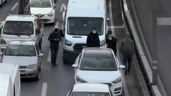 koronavirus-kisitlamasinda-istanbulda-dikkat-ceken-trafik-1611409457035.jpg