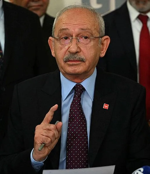 akil-tutulmasinin-boylesi-secim-kaybetme-uzmani-kilicdaroglu-her-seferinde-bilegini-buken-baskan-erdoganin-kap-1694697901758.jpeg Akıl tutulmasının böylesi! Seçim kaybetme uzmanı Kılıçdaroğlu her seferinde bileğini büken Başkan Erdoğan'ın kapasitesini sorguladı-2