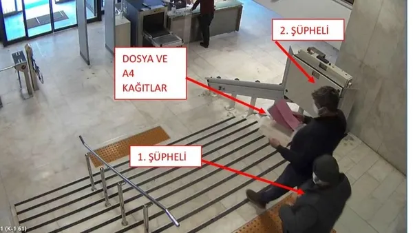 merkez-bankasini-kullanarak-dolandiricilikla-35-milyon-tl-vurgun-yapan-3-kisi-tutuklandi-1619767042251.jpg Merkez Bankası'nı kullanarak dolandırıcılıkla 3,5 milyon TL vurgun yapan 3 kişi tutuklandı-3