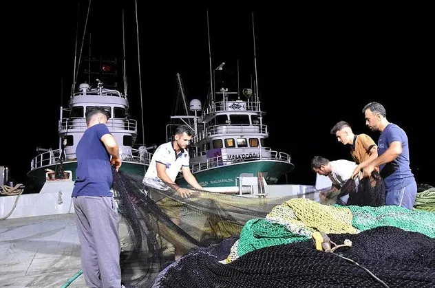 Vira Bismillah! Av sezonu başladı, balıkçılar denize açıldı...