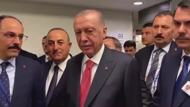 baskan-recep-tayyip-erdogan-reuters-muhabirinin-sorularina-yanit-verdi-yok-niyeo-biden-ben-de-erdogan-1663708902171.jpeg
