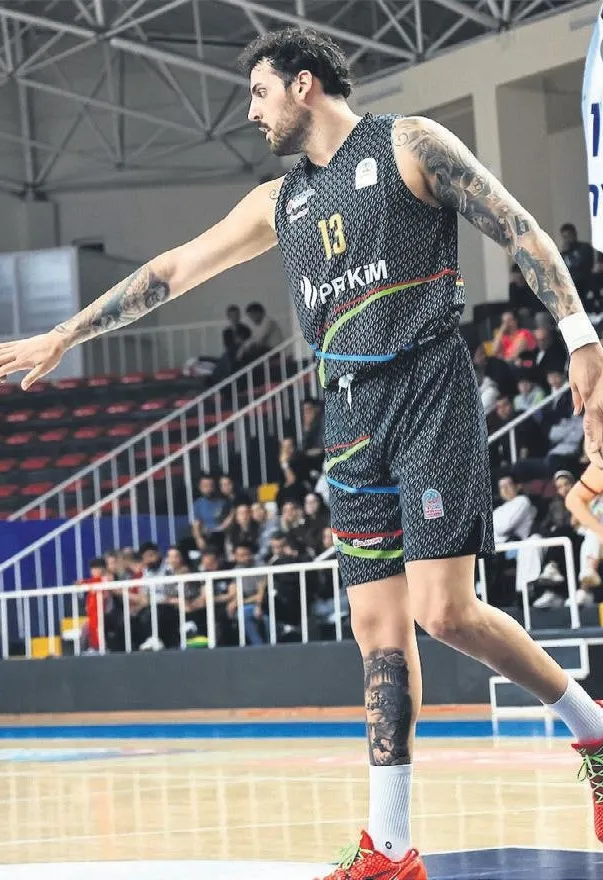 Güzel oyuncu Hafsanur Sancaktutan aradığı aşkı buldu! Gönlünü genç basketbolcuya kaptırdı...-4