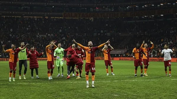 canli-galatasaray-antalyaspor-canli-anlatim-ilk-11ler-belli-oldu-1674312231602.jpg