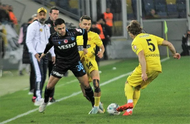 ankaragucu-trabzonspor-a-spor-canli-izle-1680634245422.jpeg Trabzonspor'a soğuk duş! Ankaragücü 1-0 geriye düştüğü karşılamayı 3-1 kazanarak tur biletini kaptı-5