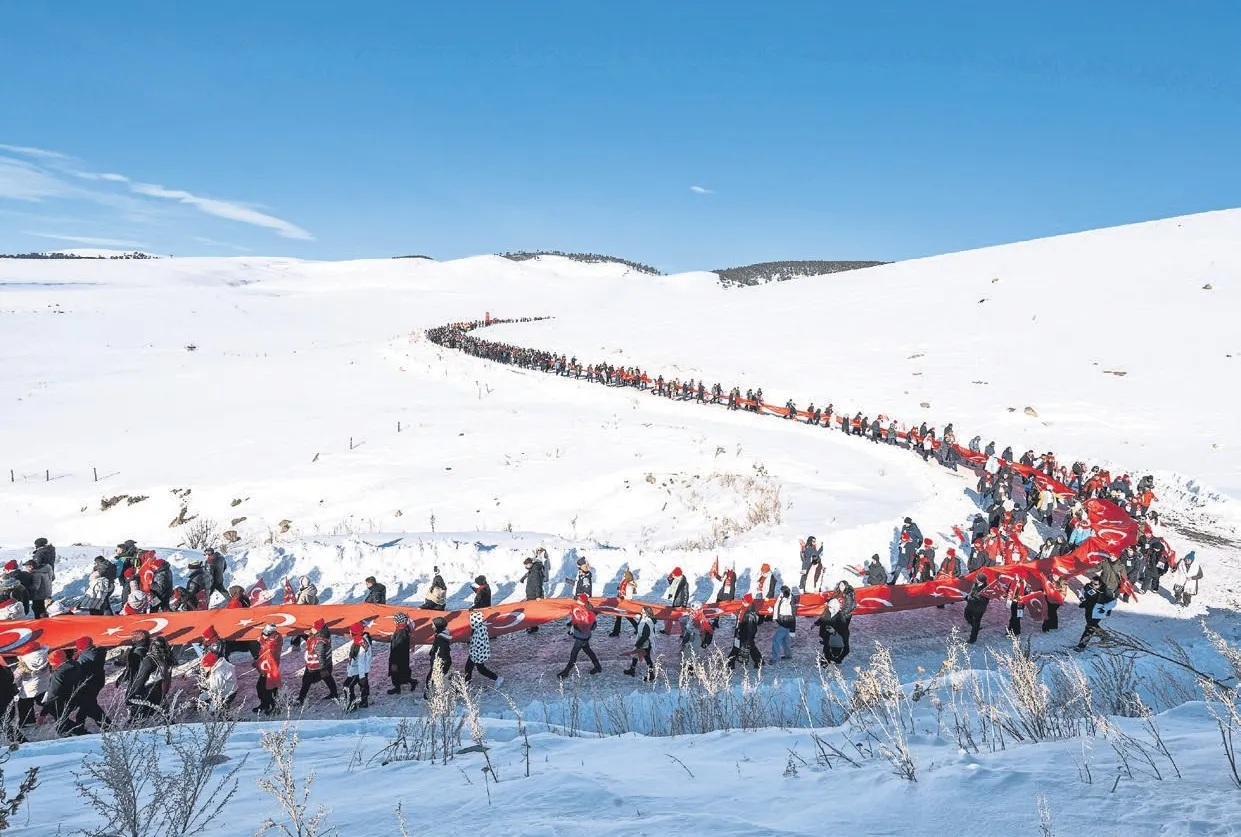Şehitler eksi 22 derecede anıldı