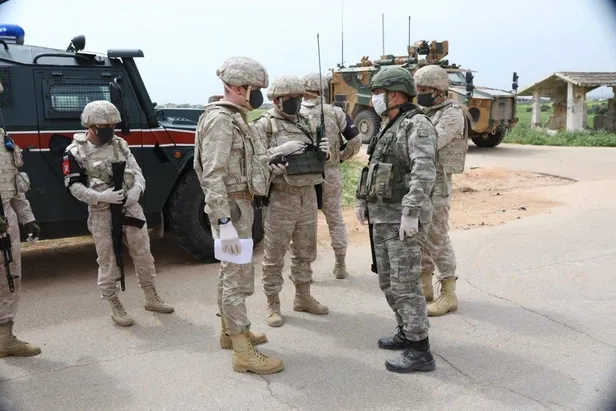 Son dakika: İdlib'deki M4 kara yolunda 5'inci Türk-Rus kara devriyesi icra edildi-1