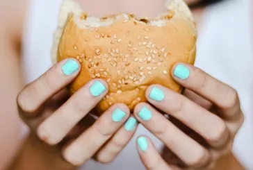 Anlık mutluluk dipsiz depresyon! Bunları yemek tetikliyor: Uzmanlar noktayı koydu