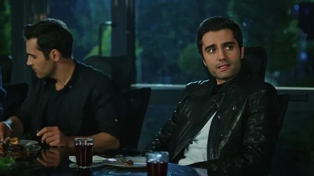 1659858120534.jpg Kilit isim ekranlara dönüyor! EDHO'nın yıldızı Yalnız Kurt'a göz kırptı! Eşkiya Dünyaya Hükümdar Olmaz izleyicilerine müjde!-3