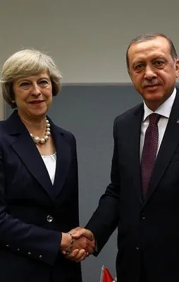 Erdoğan, İngiltere Başbakanı ile görüştü