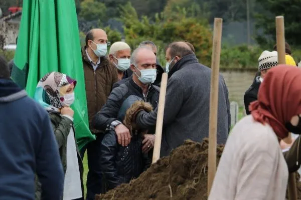 Samsun'da koronavirüsten acı ölümler! İki kardeş 15 dakika arayla hayatlarını kaybetti-4