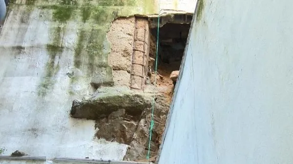 Son dakika: Kağıthane'de korku dolu anlar: 5 katlı binanın zemin katındaki duvar çöktü! "Deprem oluyor sandım"-4