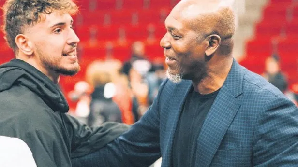 NBA’in efsane ismi Hakeem Olajuwpn milli yıldızımıza övgüler yağdırdı! "Maşallah Alperen maşallah"