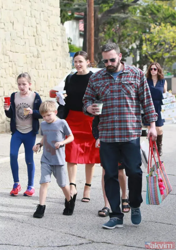 Jennifer Lopez ve Ben Affleck'in 3 günlük düğününün ilk gününde kriz üstüne kriz! Eski eşini düğüne çağırdı kapıya ambulans dayandı - 11