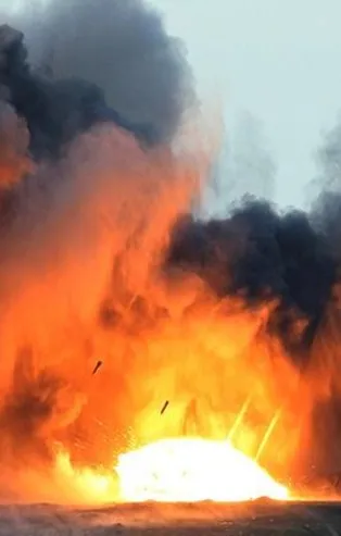 Son dakika: Husiler'den Suudi Arabistan hava üssüne saldırı