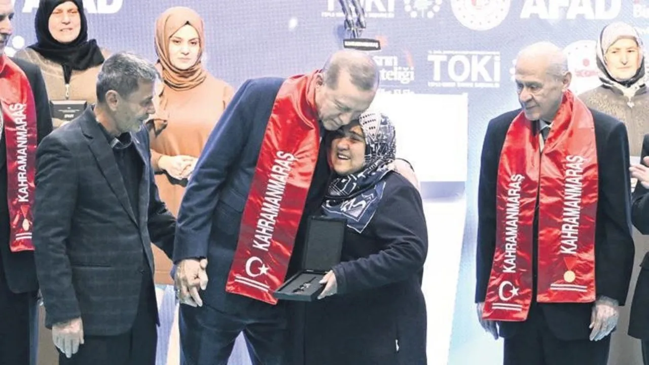 Asrın felaketinde asrın dayanışması | Başkan Recep Tayyip Erdoğan Hatay’daki sözlerine ilişkin net cevaplar verdi: Ayrımcılık yapmadık yapmayız!