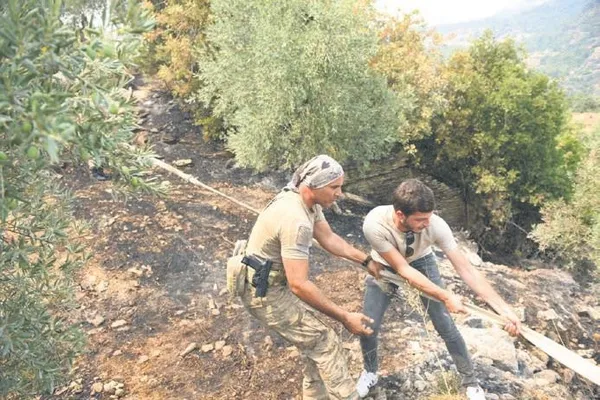 Türkiye, Karabağ'da kardeşlerini yalnız bırakmadı: Azerbaycan ekibi de Ege'de alevlerin üzerine atladı-7