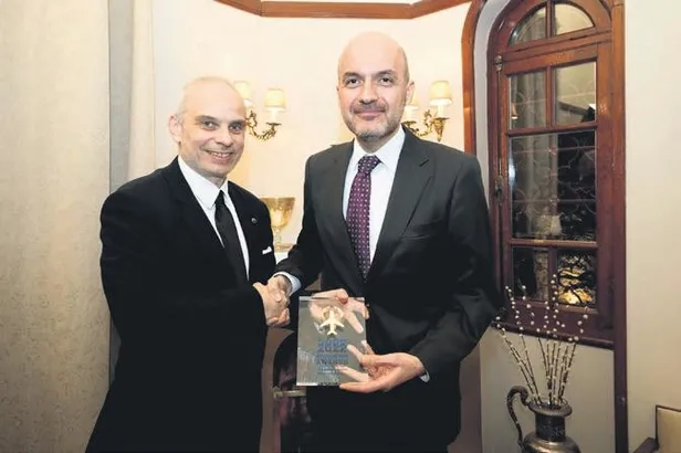 anayasa-mahkemesinden-dikkat-ceken-karar-ozel-yazismalar-isten-cikarma-delili-sayilamaz-1644612419782.jpeg Anayasa Mahkemesi’nden dikkat çeken karar: Özel yazışmalar işten çıkarma delili sayılamaz-4