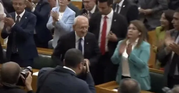 Özgür Özel'den ikiyüzlü tavır: Arkasından iş tuttuğu Kemal Kılıçdaroğlu'nu ayakta alkışladı