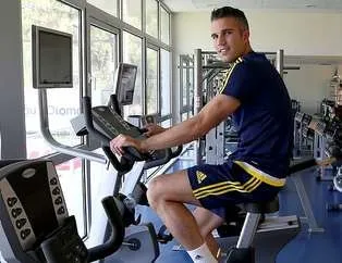 Van Persie ilk antrenmanına çıktı