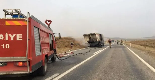 Malatya'da freni patlayan kamyon devrildi: 6 yaralı