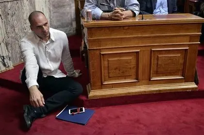 Yunan Maliye Bakanı’nın çaresizliği