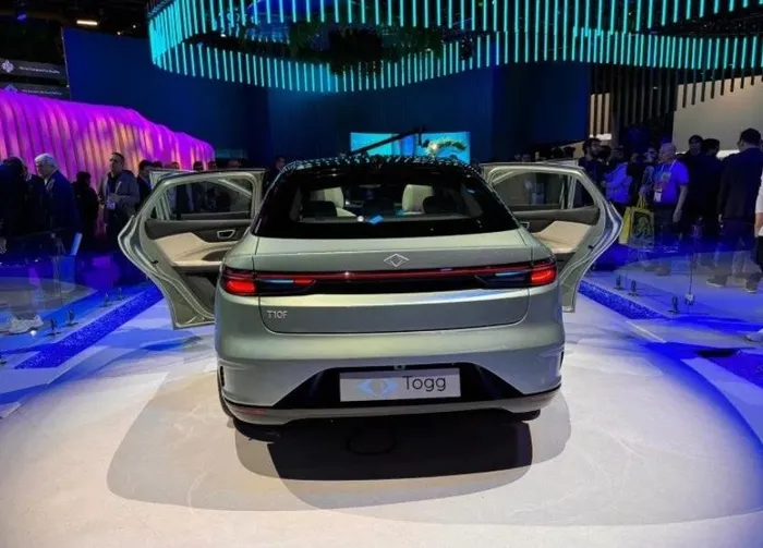 turkiyenin-yerli-ve-milli-otomobili-toggun-yeni-modeli-gorucuye-cikti-iste-ilk-goruntuler-1704831082285.jpeg İşte T10F'den ilk görüntüler | Türkiye'nin yerli ve milli otomobili Togg dünya sahnesinde! Yeni modelin özellikleri neler? Ne zaman yollarda olacak?-19