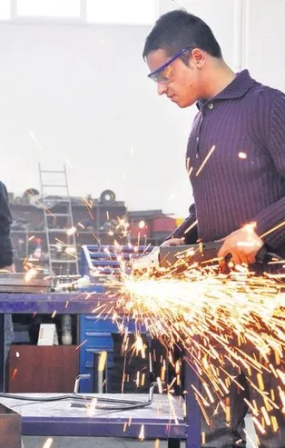 Çalışana hızlı destek: Kısa çalışma ödeneği beyanla verilecek