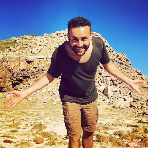 Ailesi İle Tatil Yapan Ünlü Oyuncu, Eşi Ve Oğluyla Verdiği Pozu Instagram'da Takipçilerinin Beğenisine Sundu.