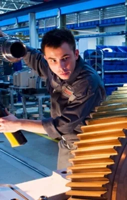 Sanayide beklenenin üzerinden artış