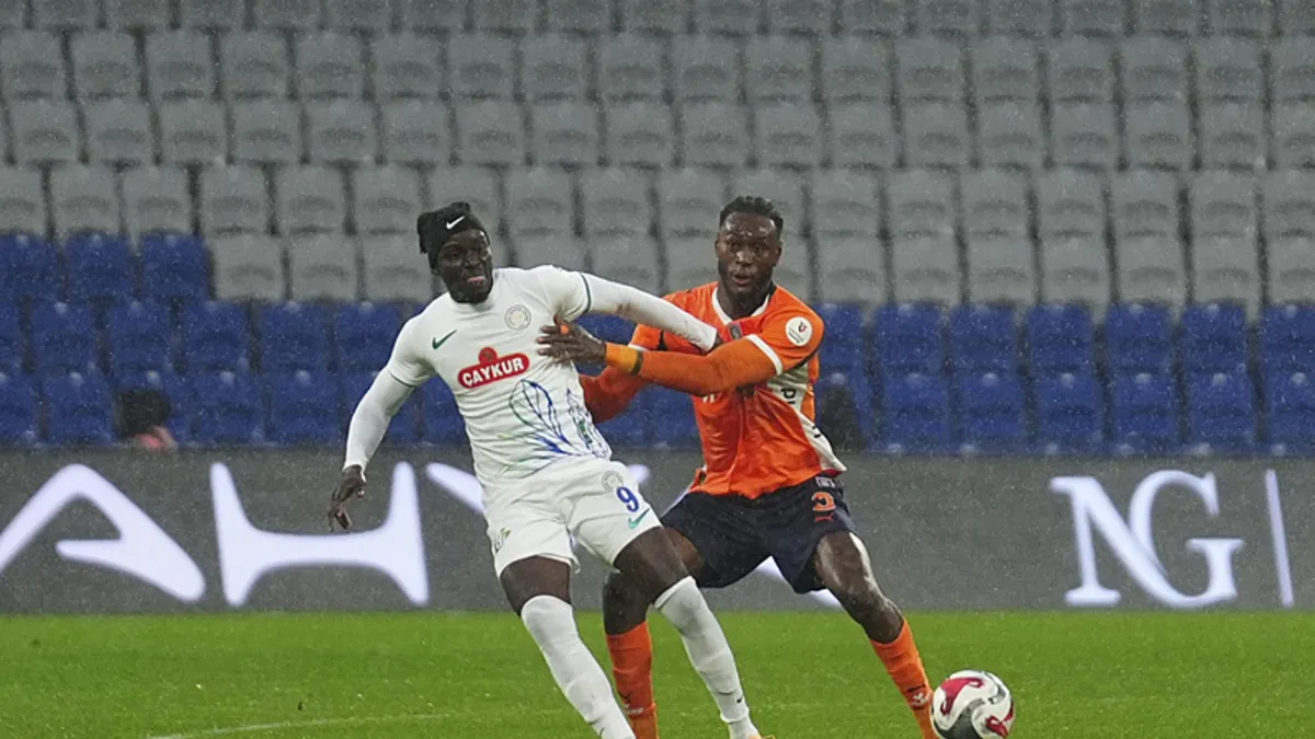 İstanbul'da 4 gollü düello! Başakşehir - Rizespor: 2-2 | MAÇ SONUCU