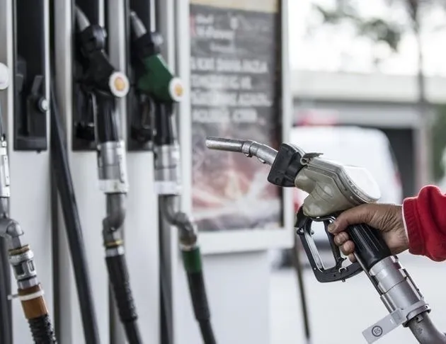 Motorinden sonrası bir indirim de benzine geliyor!