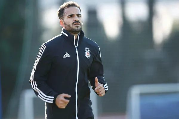 besiktastan-milyonlari-kapti-simdi-muteahhit-oluyor-douglas-fiyaskosu-1654425080183.jpg Beşiktaş'tan milyonları kaptı şimdi müteahhit oluyor! Douglas fiyaskosu-5
