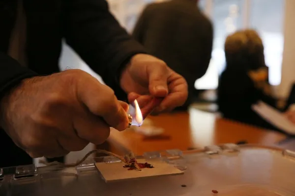 Son hazırlıklar tamamlandı: Yurt dışı seçmen sandık başında! Pusula fotoğrafları gelmeye başladı-3