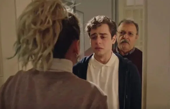 Masumlar Apartmanı biletini çat diye kesti diziden ayrıldı! TRT 1'de bu vedayı kimse beklemiyordu kimse ne oluğunu anlamadı-8