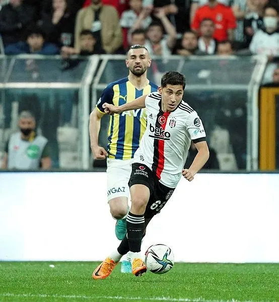 Beşiktaş’ın 17 yaşındaki yıldızı Emirhan İlkhan derbideki performansıyla herkesin büyük beğenisini kazandı-2