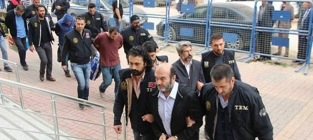 Darbeci amiraller hakim karşısına çıktı