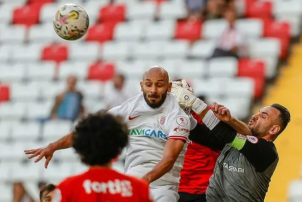antalyaspor-pendiksporu-devirerek-ztkda-turladi-1668009759259.jpeg Antalyaspor, Pendikspor'u devirerek ZTK'da turladı-2
