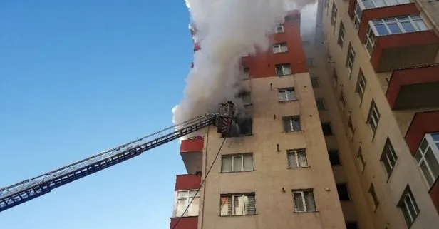 Son dakika... Beylikdüzü’nde 11 katlı binada yangın paniği