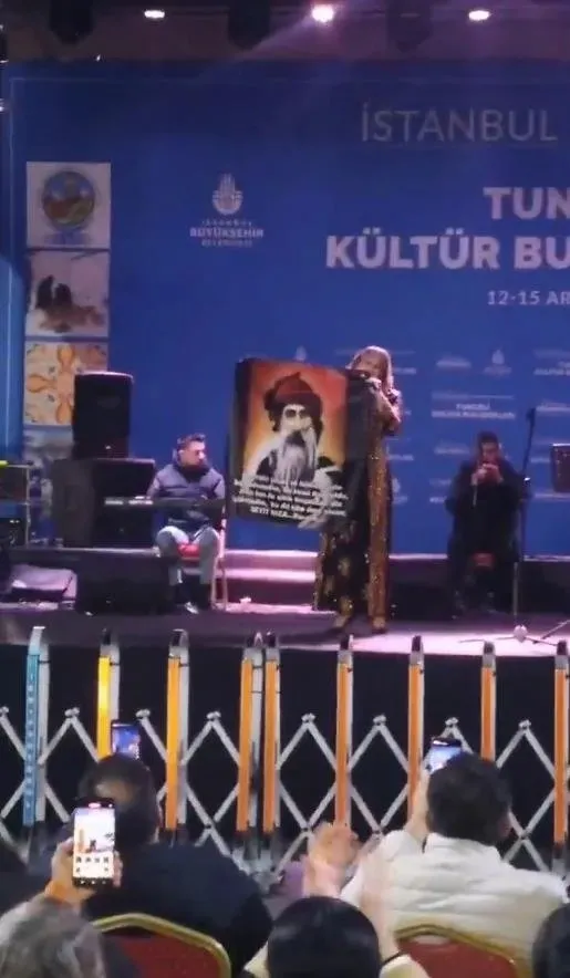 chpli-ibbnin-etkinliginde-seyit-riza-posteri-acmisti-pinar-aydinlar-hakkinda-hapis-talebi-1757955575664.jpeg CHP'li İBB'nin etkinliğinde Seyit Rıza posteri açmıştı! Pınar Aydınlar hakkında hapis talebi-3